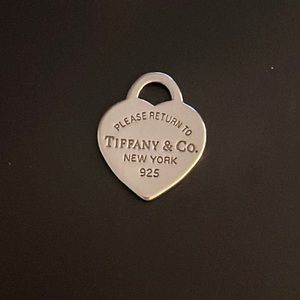🎁🎅Tiffany Heart Charm Pendant Please Return to Tiffany New York.